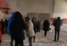 EXCLUSIV FOTO – Şapte angajați confirmați pozitiv Covid19 la o firmă din Baia Mare. Schimbul 2 scos afară în ger pentru dezinfecție