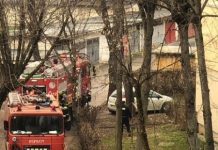 FOTO – Incendiu tablou electric într-un bloc de pe strada Odobescu din Baia Mare