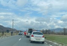 FOTO – ACCIDENT RUTIER: Bătrână de 84 de ani, lovită de o maşină la ieşirea din Berbești