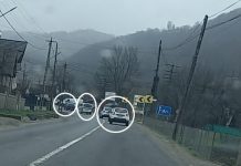 FOTO EXCLUSIV: În desfășurare – Percheziții la Borșa. Intervin 2 dube cu mascați și 4 Duster-uri cu polițiști