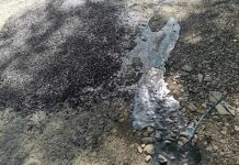 FOTO/VIDEO: Vrei să îți acoperi mașina cu smoală gratuit marca EMIL MARINESCU? Dacă da, atunci circulă pe DJ1848A