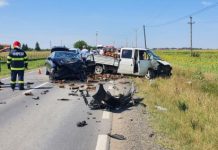 FOTO/VIDEO: VINERI 13 – Un șofer de 22 ani din Maramureș s-a izbit cu JAGUR-ul de o autoutilitară. Două persoane rănite