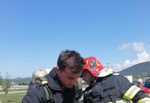 VIDEO: ORICE VIAȚĂ CONTEAZĂ – Un cățelul a fost salvat dintr-un canal de pe strada Iazului din Baia Mare