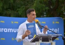 Băiuțenii „fără școală” au pus botul la promisiunile lui Bogdănel
