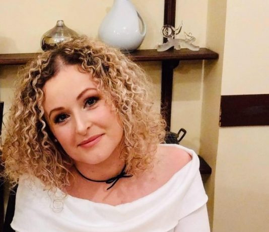 O tânără lăpușeancă stabilită la Paris a murit în condiții suspecte. Era mamă de 3 băieți