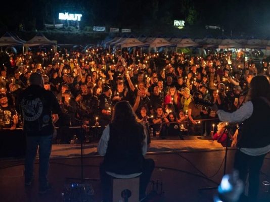 Băiuțul a fost invadat de sataniști: Piei, drace!