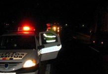 Doi tineri au intrat într-un apartament de pe Electrolizei şi au agresat un bărbat în timp ce dormea