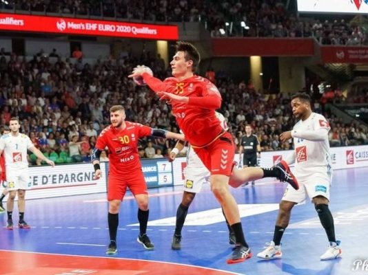 Handbal masculin: Internaţionalul Andrei Buzle, fostul jucător al Minaurului, semnează cu CSM Constanţa