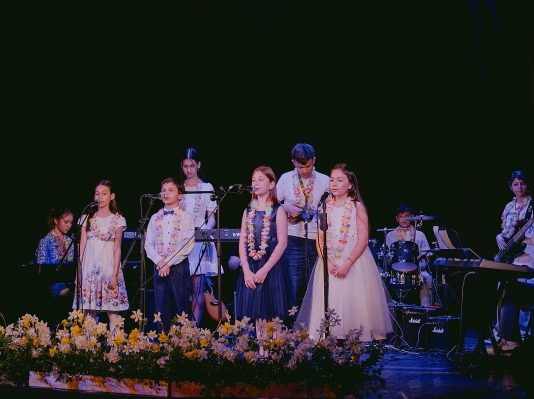 100 de ore de terapie dăruite copiilor autiști în urma concertului caritabil „Am un prieten Autist”