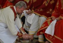 PS Vasile Bizău, la slujba Spălării picioarelor din Joia Mare: „În momentul Paștelui, ceasul lui Isus este prezent”