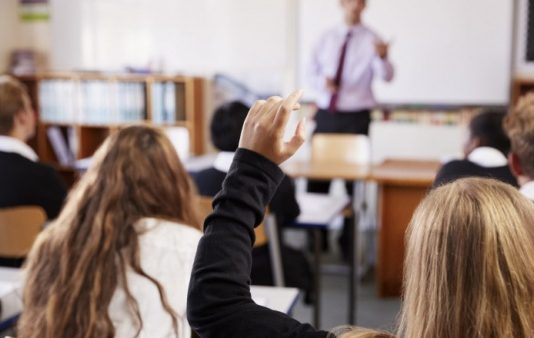 Reformă în educație. Se elimină din programă materii fundamentale