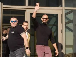 Frații Andrew și Tristan Tate au plecat în Statele Unite cu un avion privat. Ce riscă dacă nu semnează periodic controlul judiciar